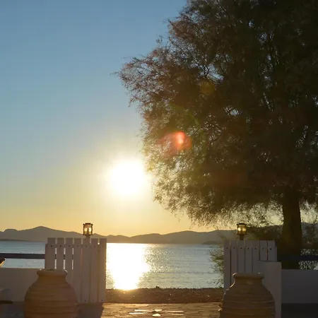 Right On The Beach- Beachfront-best Unit -paros Aliki (Paros)