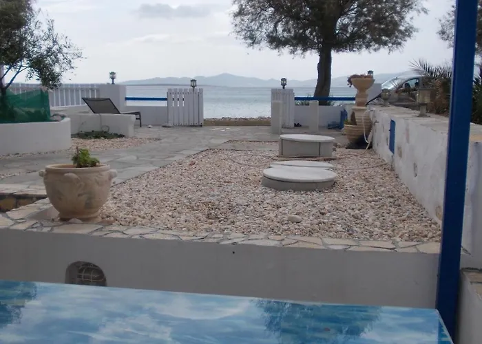 Right On The Beach- Beachfront-best Unit -paros Apartament Alikí