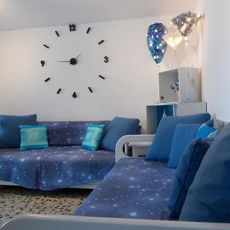 Right On The Beach- Beachfront-best Unit -paros דירה Alikí