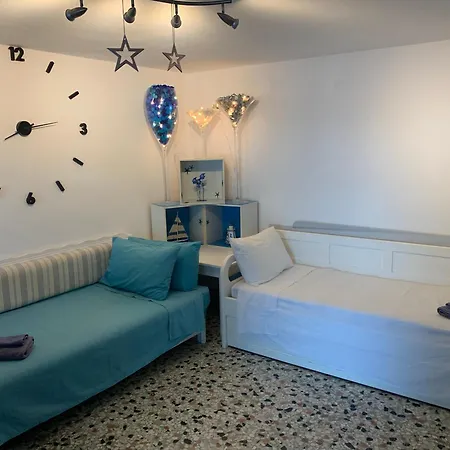 Right On The Beach- Beachfront-best Unit -paros Apartment Aliki (Paros)